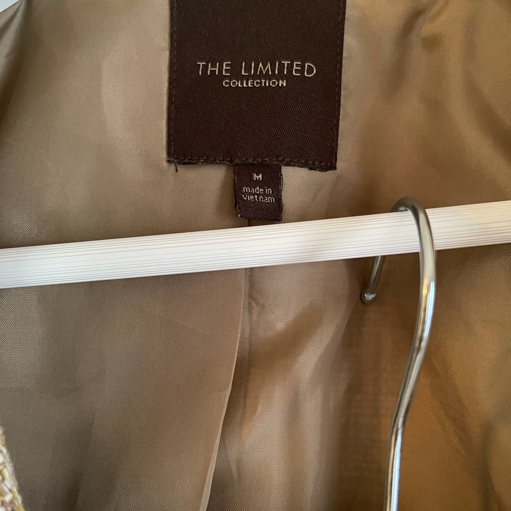Suit - Picture 3 of 7